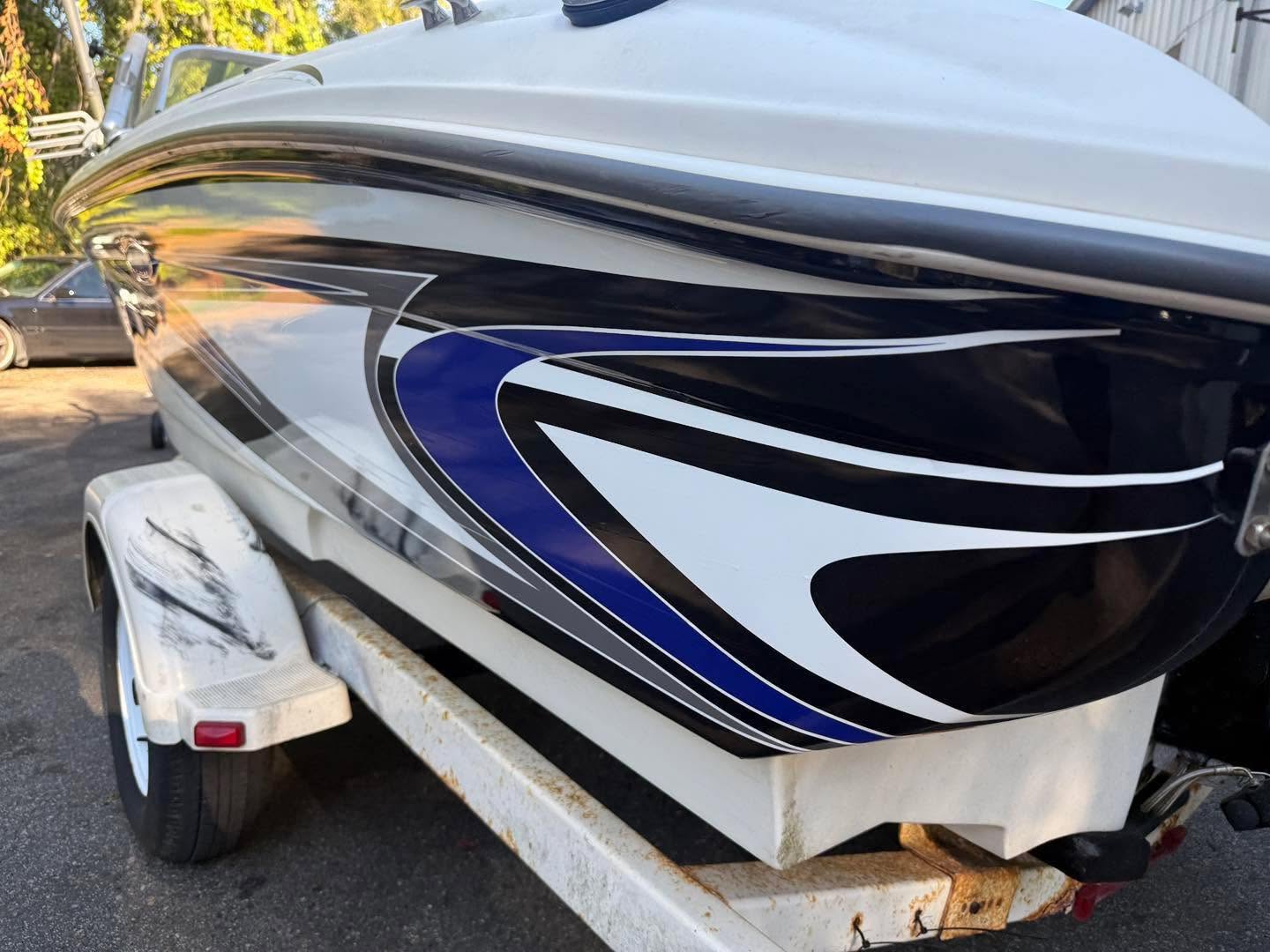 Rear hull graphics on a watercraft in Jacksonville Florida